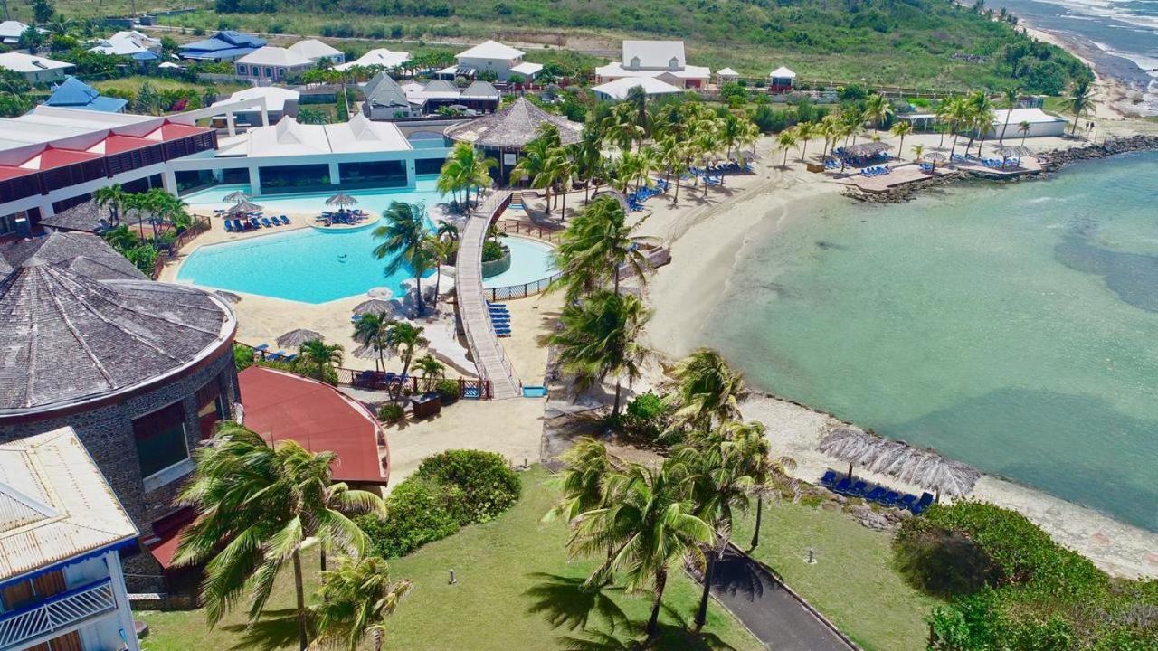 Romantique Et Bel Appartement En Bord De La Mer, Piscine Surveillee Et Belle Plage A 50M Сен-Франсуа Экстерьер фото