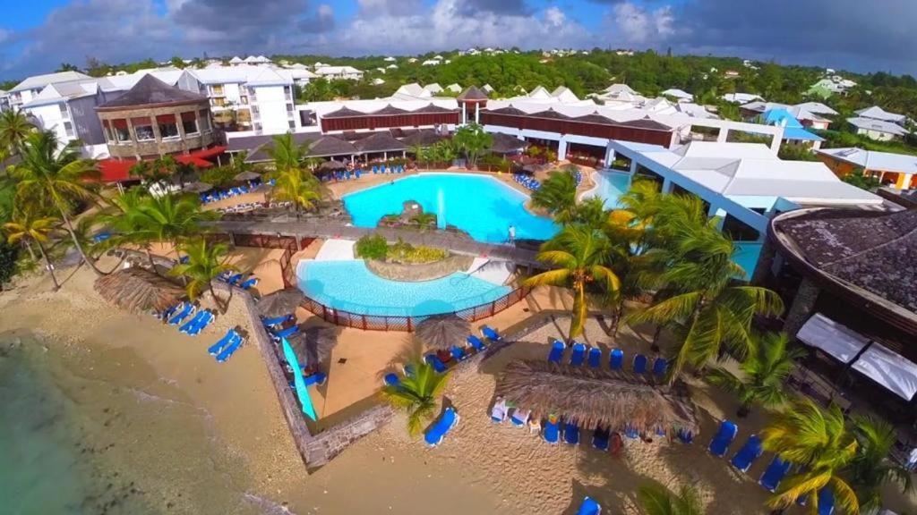 Romantique Et Bel Appartement En Bord De La Mer, Piscine Surveillee Et Belle Plage A 50M Сен-Франсуа Экстерьер фото